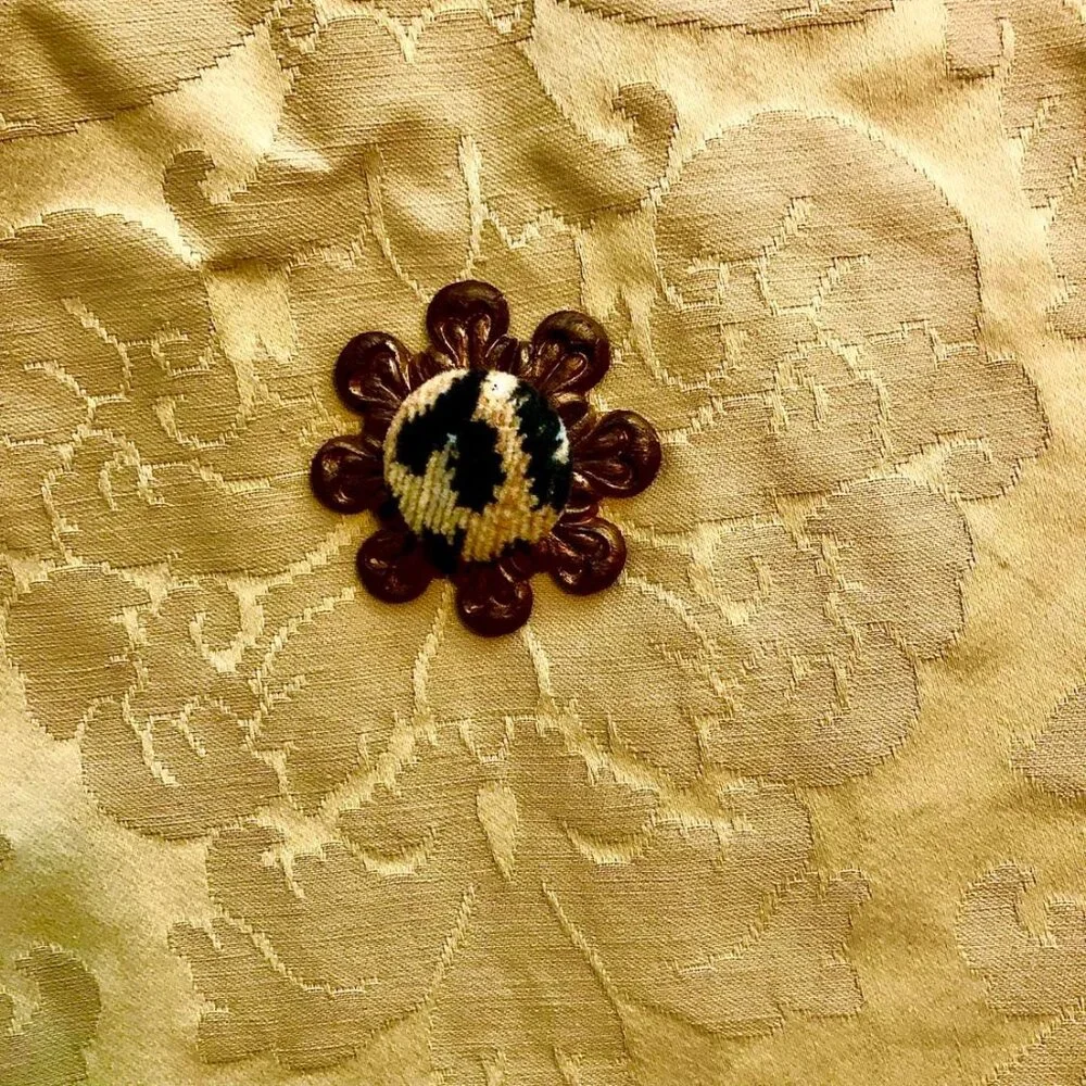 NWT ALEXANDRA’S ACCENTS Opulent Throw Gold Damask Black Leopard Chenille 60x44